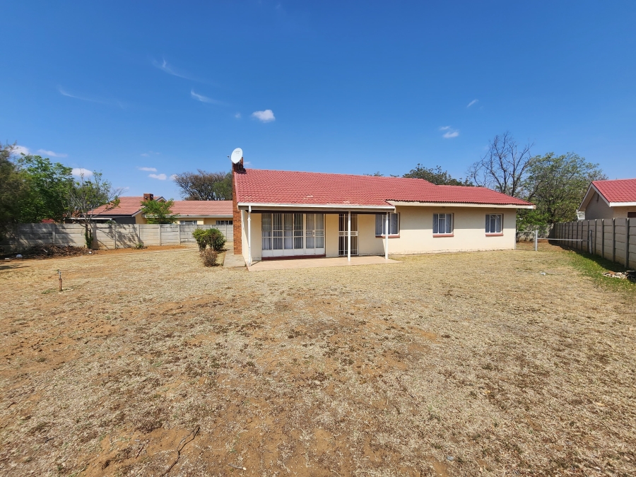 3 Bedroom Property for Sale in Naudeville Free State